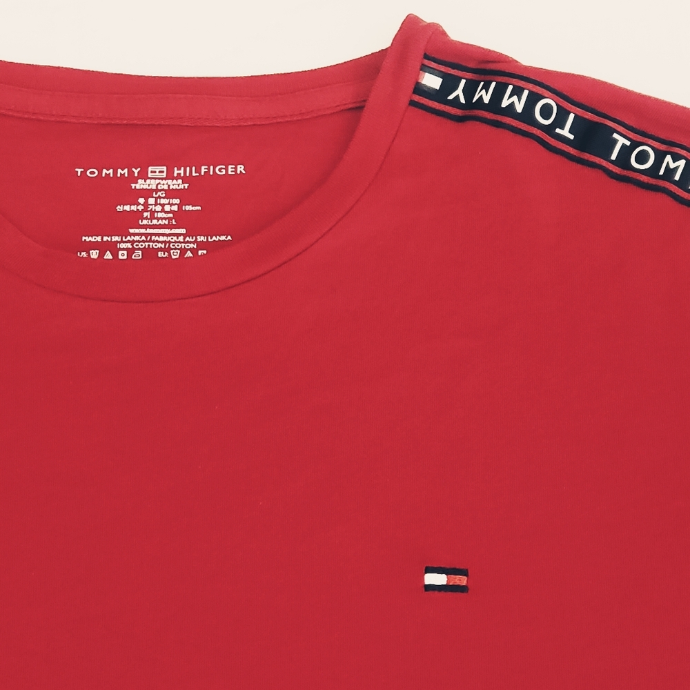 TOMMY HILFIGER T-shirt Shoulder Logo Strip - Picture 7 of 7